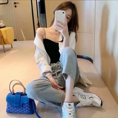 女子的生活海报